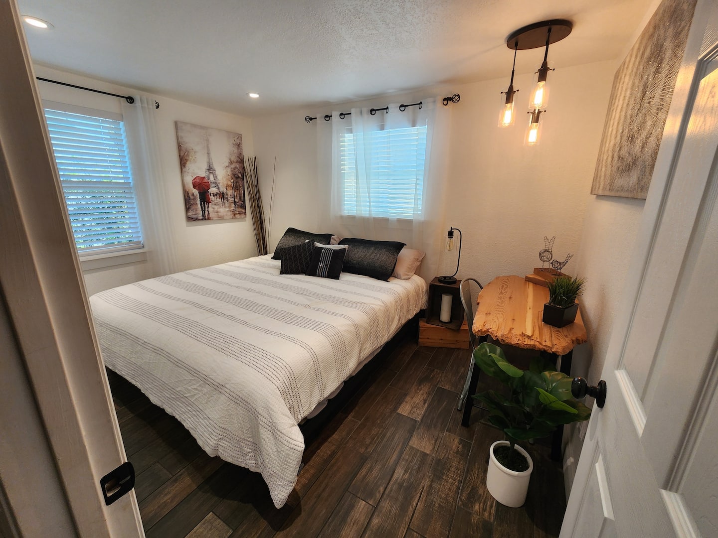 The Cedar - Bedroom 1